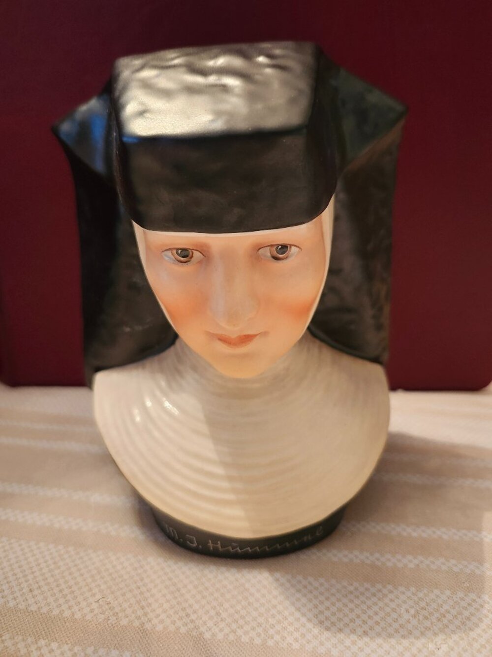 Hummel HUM HU3 Bust of Sister MI Hummel TMK 5